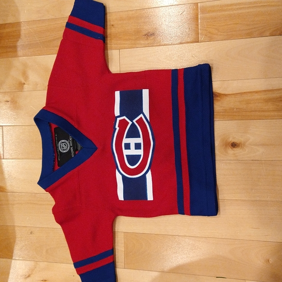 NHL Other - *loaned out* 3/20$ 12m Montreal Canadian Habs NHL jersey not perfect